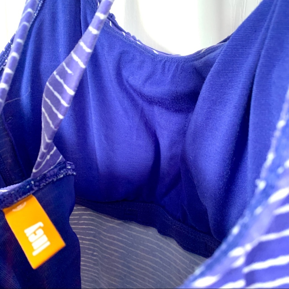 Lucy Yoga Ruffle Tank 💪‎ Periwinkel/White - Picture 7 of 8